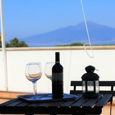 דירות סורנטו Casa Bice Amazing View Of Vesuvius מראה חיצוני תמונה