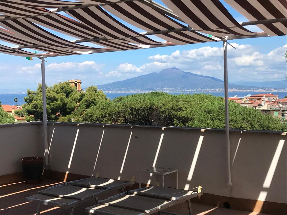 דירות סורנטו Casa Bice Amazing View Of Vesuvius מראה חיצוני תמונה