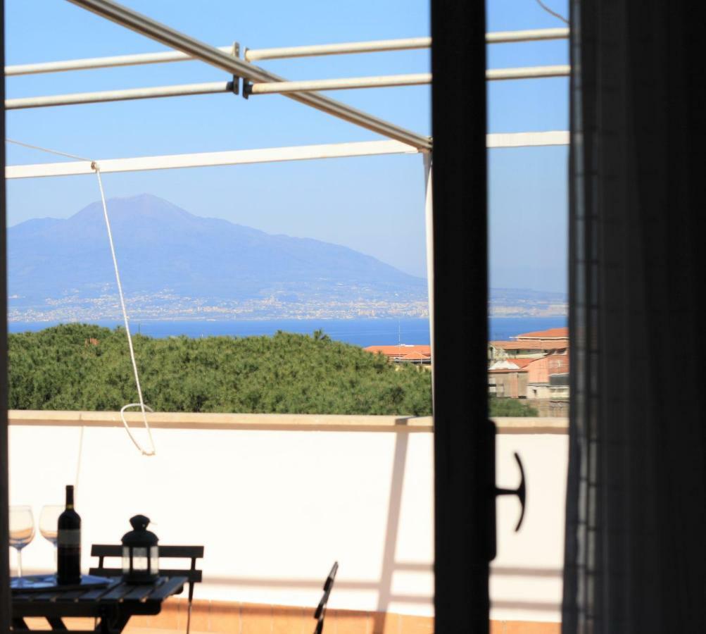 דירות סורנטו Casa Bice Amazing View Of Vesuvius מראה חיצוני תמונה