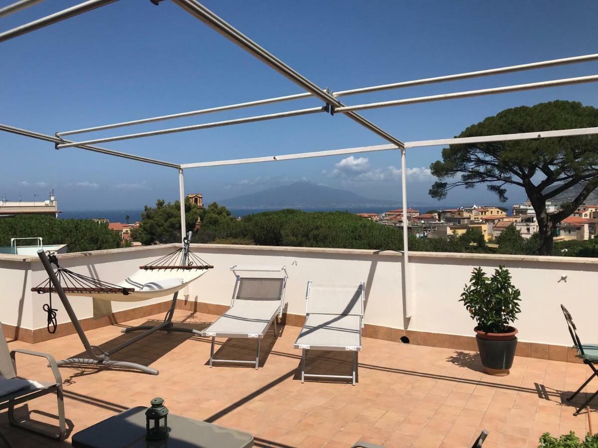 דירות סורנטו Casa Bice Amazing View Of Vesuvius מראה חיצוני תמונה