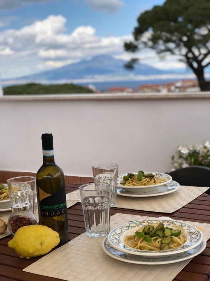 דירות סורנטו Casa Bice Amazing View Of Vesuvius מראה חיצוני תמונה